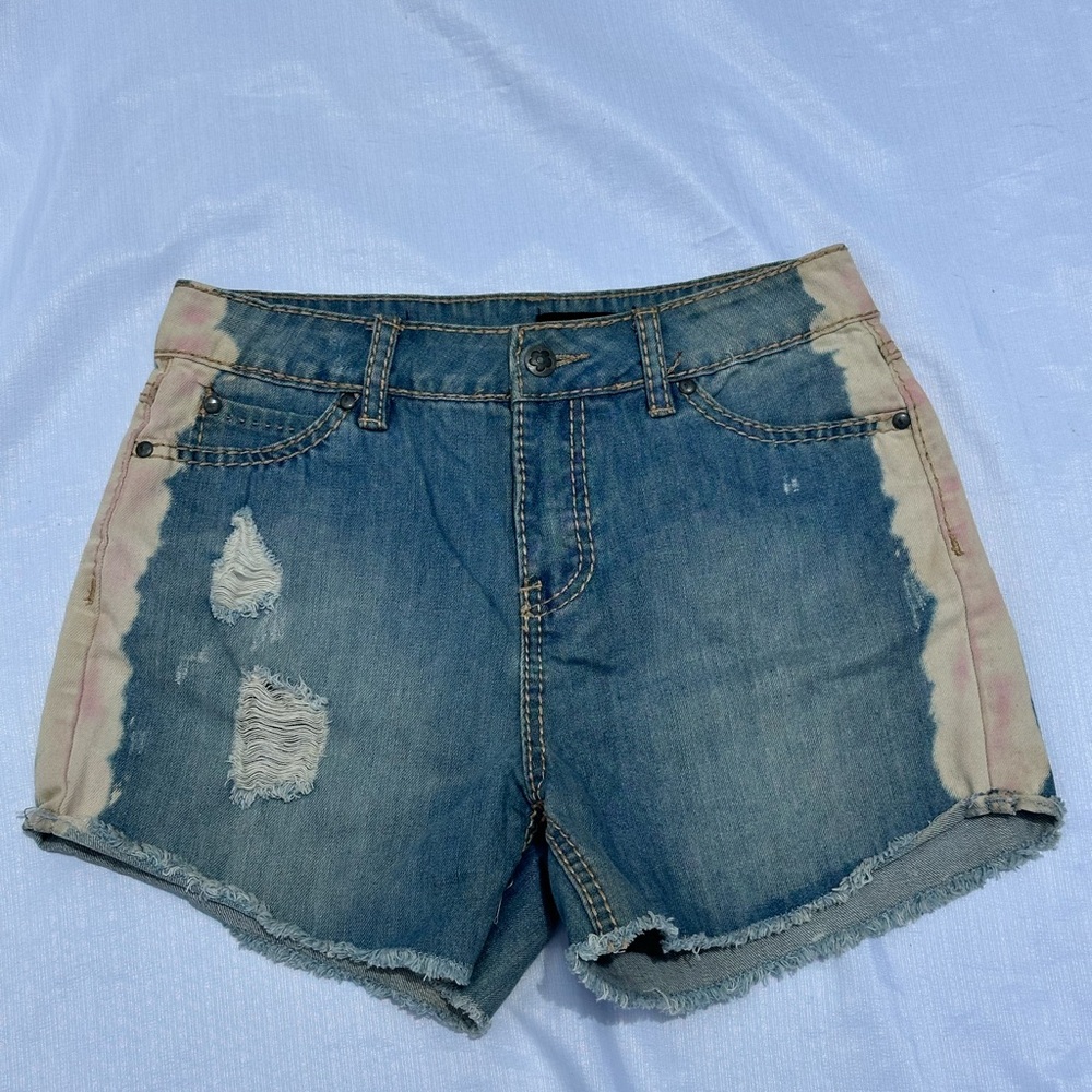 Blue Distressed Jean Shorts with Frayed Hem 🧷